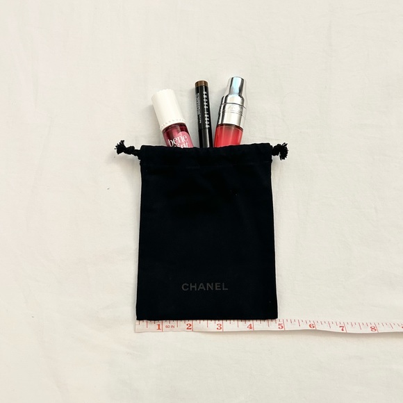 ๐SOLD๐ CHANEL Makeup Pouch Drawstring - Picture 4 of 4